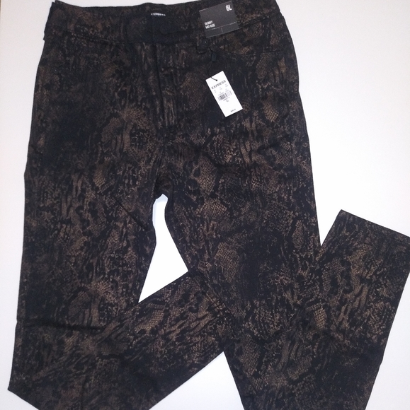 NWT Women's Express Skinny Mid Rise Jeans Size 6L Black With Metallic Pattern